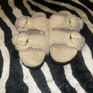 Sherpa like Birkenstocks sandals slides slippers white fuzzy